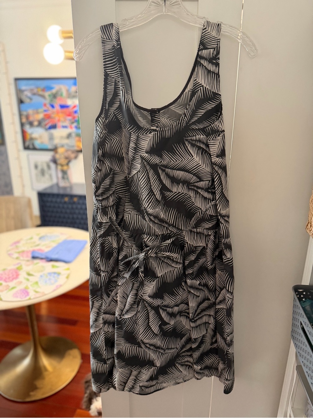 GAP Black and White Palm-Print Blouse